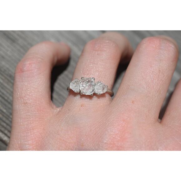 alternative raw diamond engagement rings, raw crystal size 4 5 6 7 8 8 9 10 11 - Picture 3 of 4